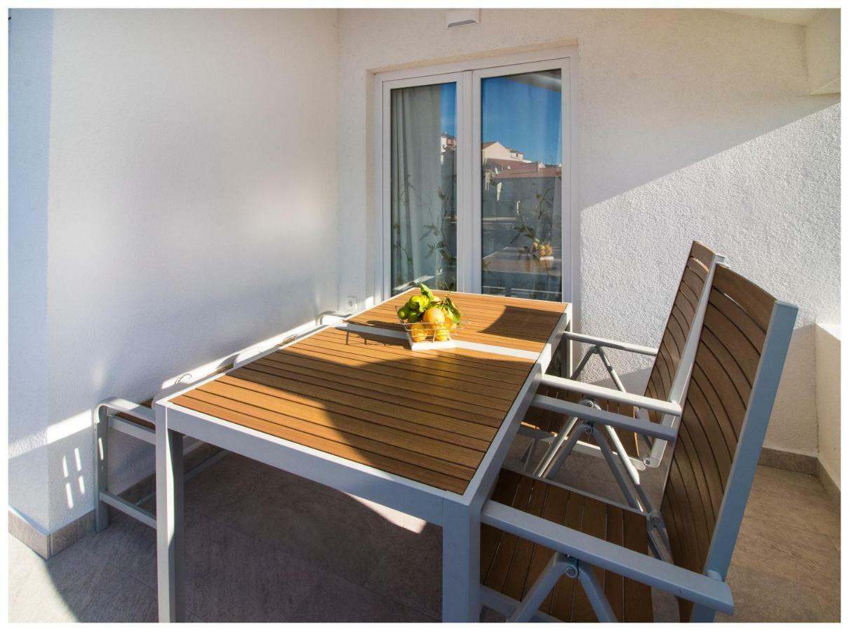 Apartman Sissy Primošten Buitenkant foto
