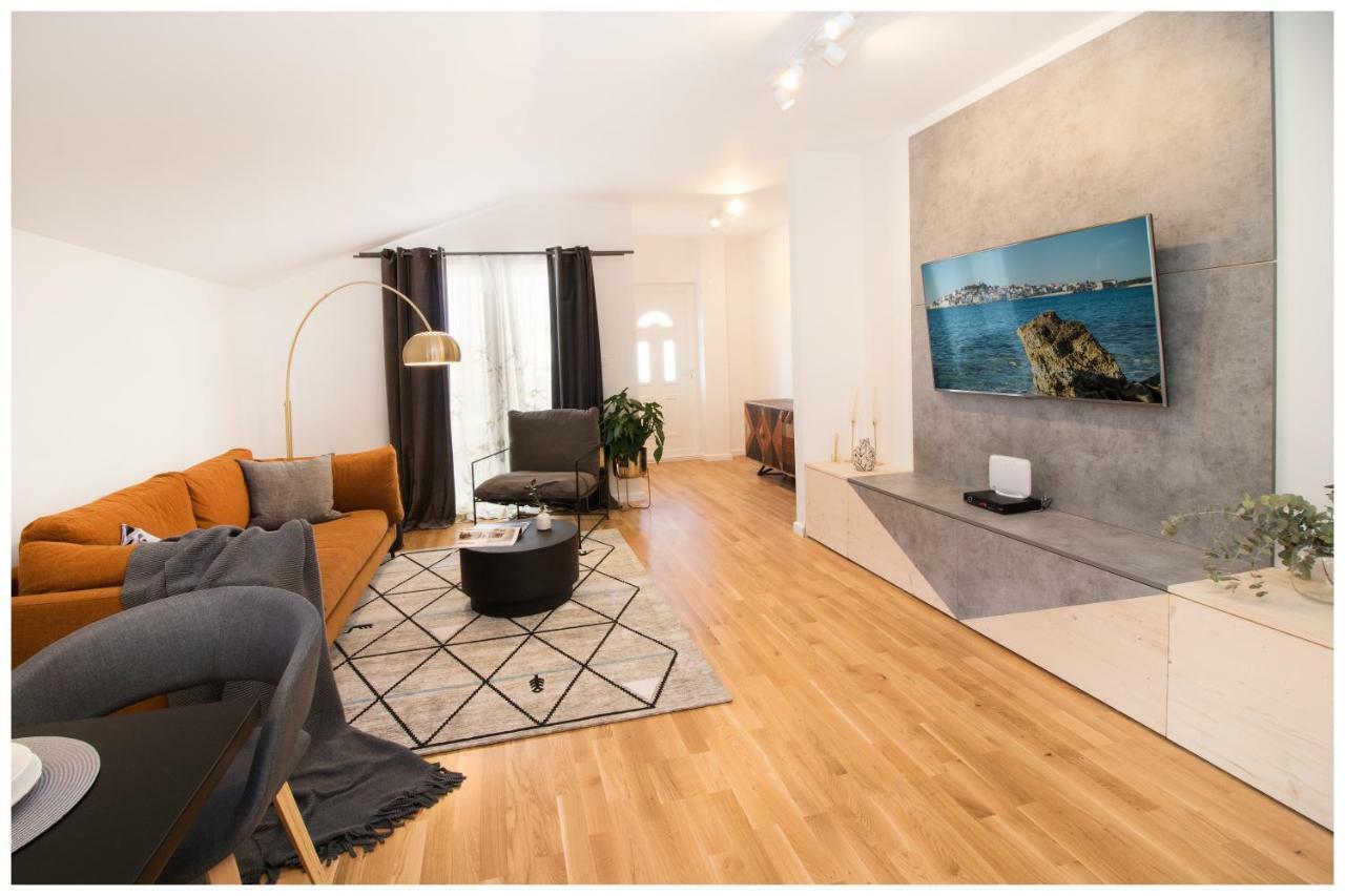 Apartman Sissy Primošten Buitenkant foto